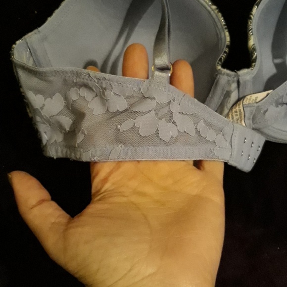 Victoria's Secret bra - Picture 3 of 3